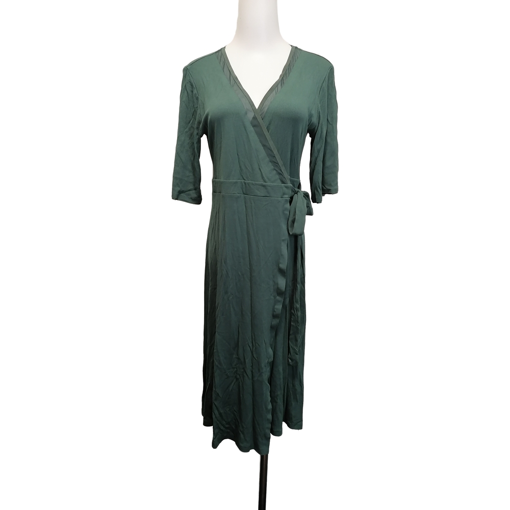 🍃🍃🍃 Sculpting Wrap Midi Dress in Deep Green by Ubras